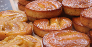 Gâteau poires-chocolat-noix de pécan façon Tatin