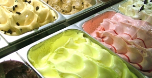 Manger des glaces, mais avec modération